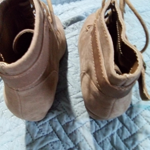 MADDEN girl ladies Dailey brown wedge boots. Size 7 - Picture 8 of 13